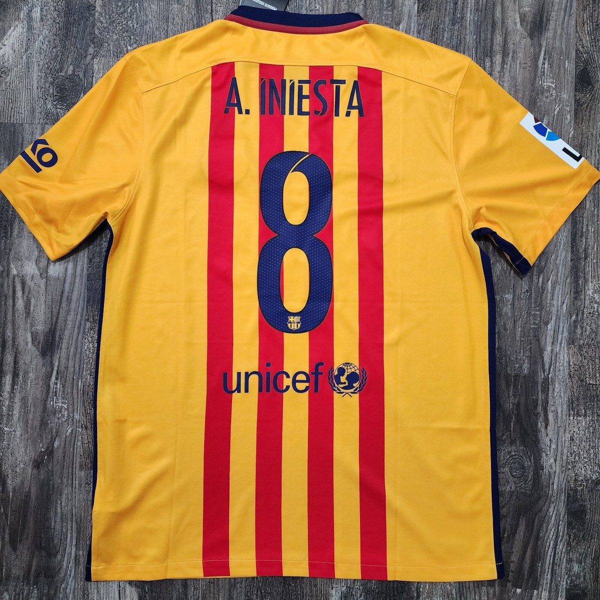 極美品 NIKE BARCELONA 15-16 #8 INIESTA 2016 Nike Barcelona Away Soccer Jersey Andres Iniesta Men L
