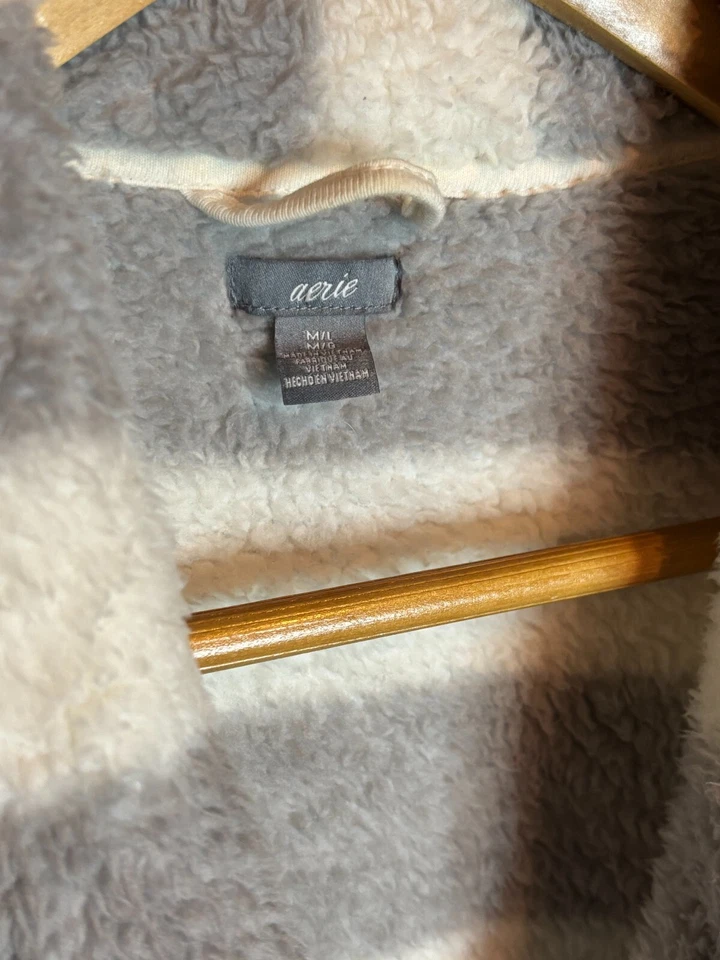 Albornoz corto Aerie gris marfil a rayas felpa suave difuso Sherpa polar M/L Foto 4 de 4