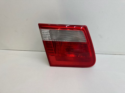 BMW 3 E46 2004 Hinten links Rückleuchte Heckleuchte innen 8368759 BKD2359