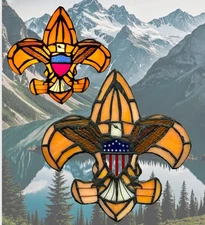 RARE BOY SCOUT FLEUR-DE-LIS TIFFANY GLASS NIGHT LIGHT (NEW IN BOX)  ITEM#14305