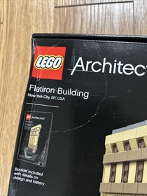 LEGO ARCHITECTURE: Flatiron Building, New York (21023) Minor dent in box