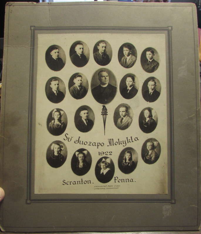 SU JUZAPO MOKYKTA (ST JOSEPH'S SCHOOL) - SCRANTON PA - 1922 - CLASS PICTURE