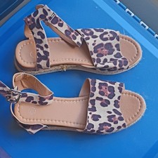 Women's Strappy Ankle Strap Buckle Flat Leopard Print Leather Sandals 8.5
