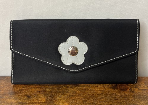 New York Minute Black Flower Handbag With Matching Wallet - Picture 8 of 12