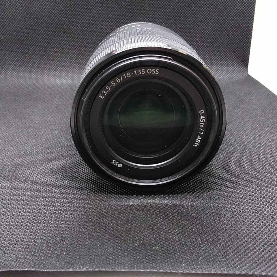 Sony SEL18135 18-135mm F3.5-5.6 OSS APS-C E-Mount Zoom Lens w/ Hood & Caps - Image 4 of 4