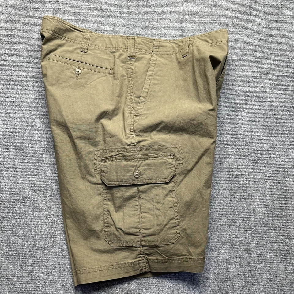Pantalones Cortos Joseph Abboud Para Hombres 38 Caqui Carga Utilidad 6 Bolsillos Exterior Frente Plano Foto 2 de 4