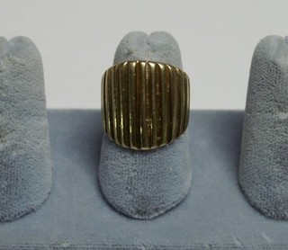 15.81 Grams 14K Yellow Gold Not Scrap Nice Ring Size 6 SN934