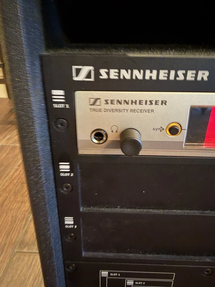 Портативная система звукоусиления Sennheiser LSP 500 Pro с приемником EW 300 G3 и 2 батареями - Изображение 3 из 4