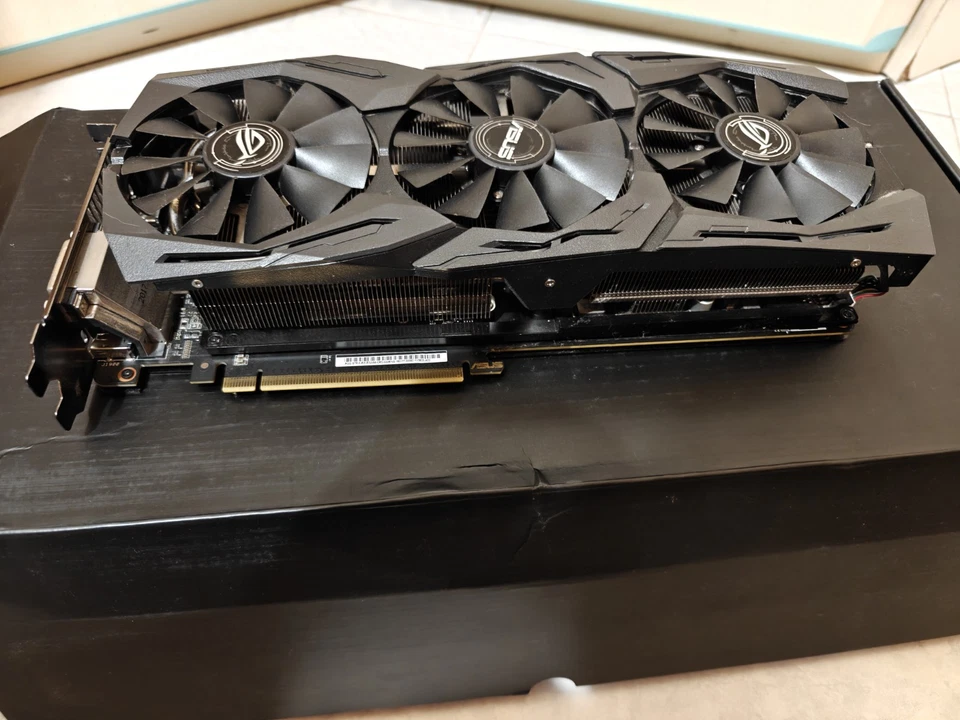 SCHEDA VIDEO - ASUS ROG Strix Gaming AMD Radeon RX Vega 64 OC edition 8 GB - Immagine 3 di 3