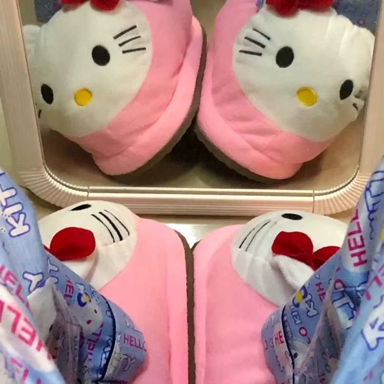 Hello Kitty Women Slippers Big Head Plush Cotton Shoes Winter Warm Cute Student - Image 4 of 4
