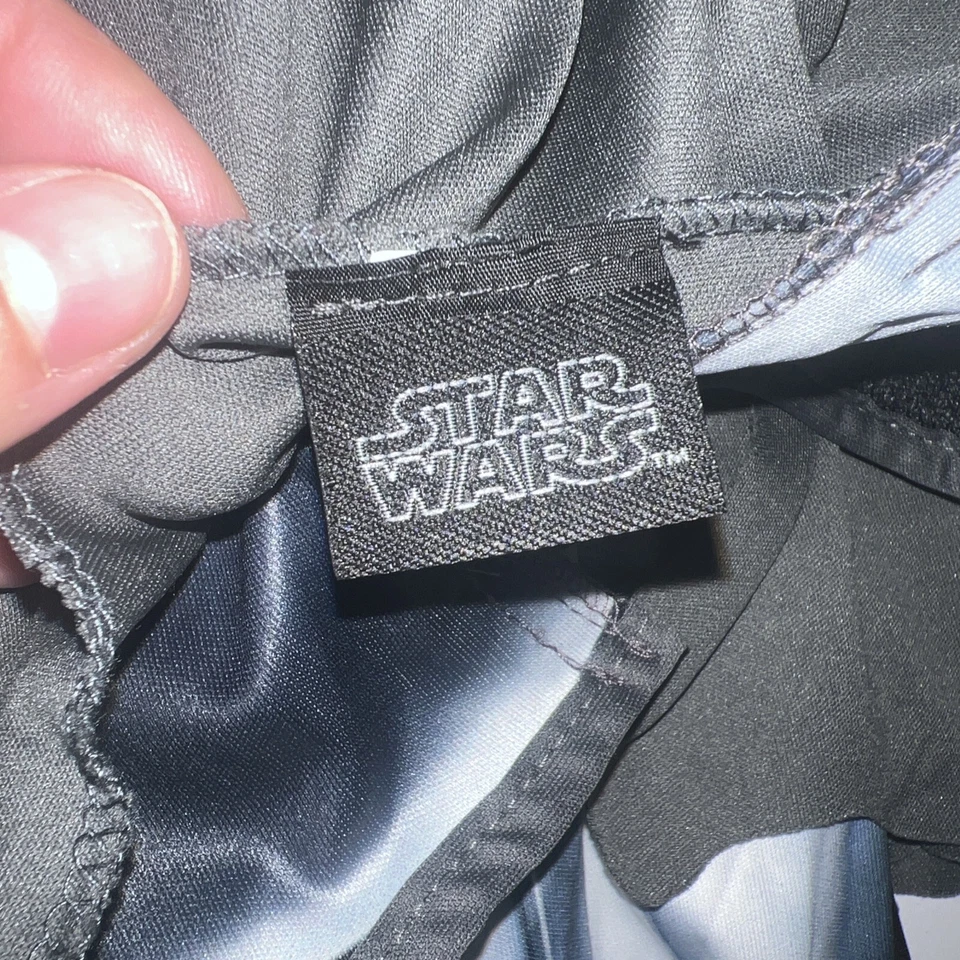 Disfraz de Mandaloran con Armadura Acolchada y Capa Talla Niños Mediana, Sin Fundas para Zapatos ni Máscara Foto 4 de 4