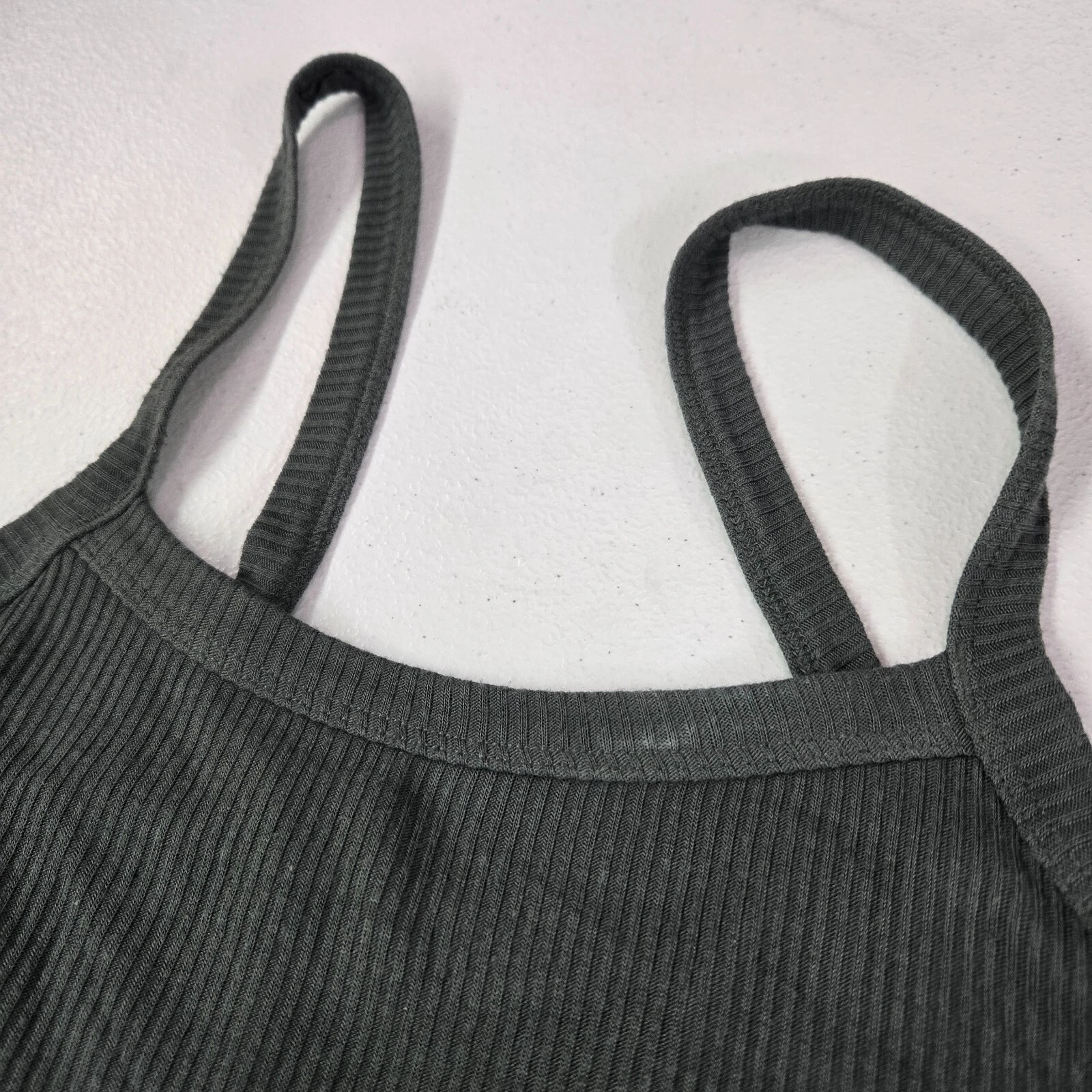 alo-yoga ribbed crop pullover tank-bra