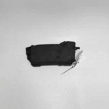 08 MERCEDES C-CLASS Engine Fuse Box Lid Cover A 204 540 00 82