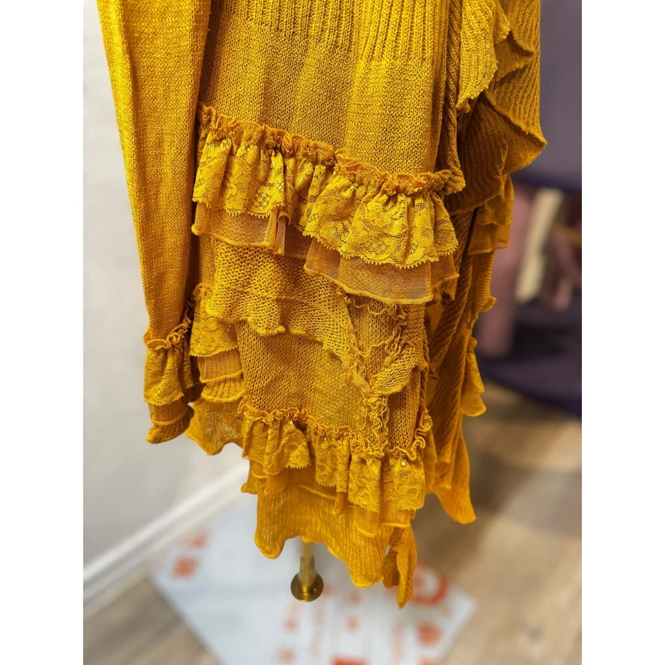Cárdigan largo Monroe & Main amarillo con volantes de encaje Y2K plumero de hadas caprichoso Foto 3 de 4