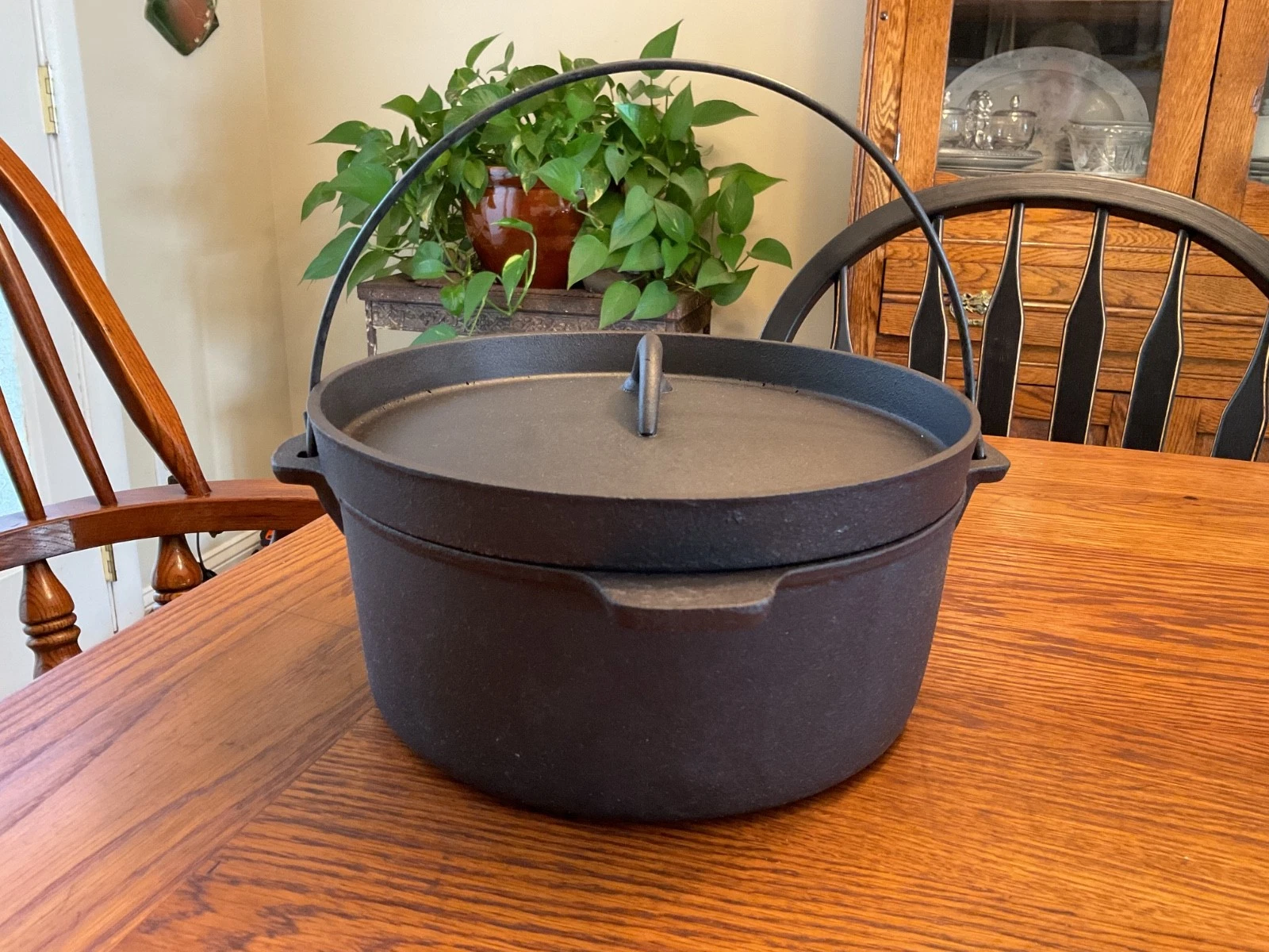 BSR Birmingham Stove and Range Cast Iron Dutch Oven w/Upturned Rim Lid 10” diam.