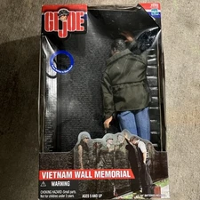 HASBRO GI JOE CLASSIC COLLECTION - VIETNAM WALL MEMORIAL-NEVER REMOVED FROM BOX!