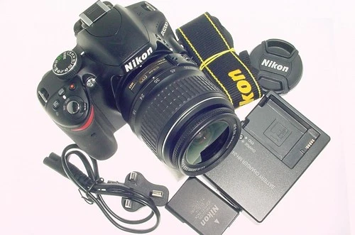 Nikon D3200 24.2MP Digital SLR Camera + 18-55mm F/3.5-5.6 GII DX AF-S Lens -Mint