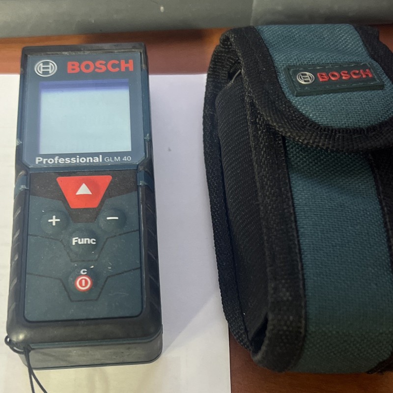 Bosch Professional GLM 40 Laser Distance Measurer Backlit Display Pouch GLM40