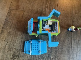 LEGO Scooby-Doo The Mystery Machine (75902) & Haunted Lighthouse (75903)