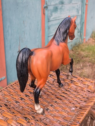 De colección Breyer Horse Family Semental Árabe Bahía con Puntos Negros - Años 80 - Imagen 3 de 8