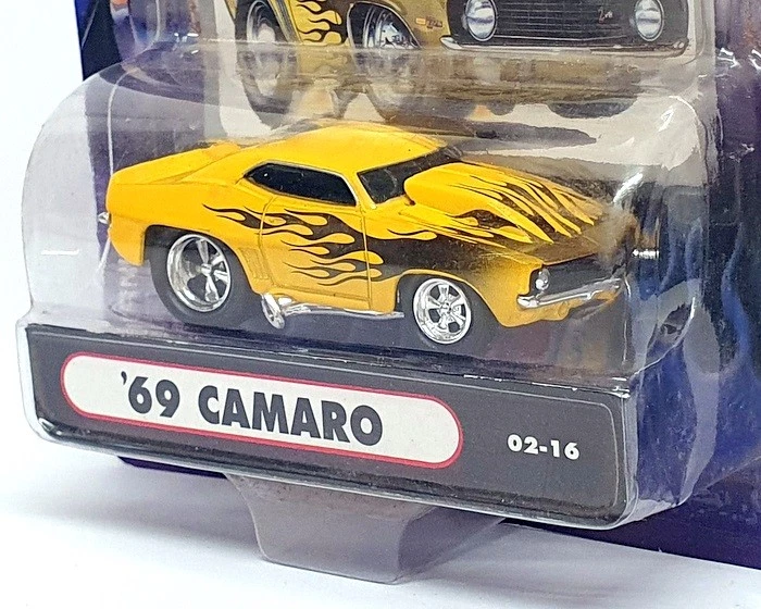 Muscle Machines 1/64 Scale 71151 02-16 - 1969 Chevrolet Camaro - Yellow - Image 2 of 4