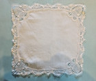 Superbe ancien mouchoir brodé (de mariée ? ) 20éme siécle 25 x25 cm blanc TBE