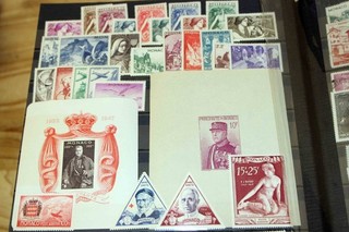Monaco ex 1885/moderner: Netter Bestand in zwei Steckalben aus Nachlassauflösung
