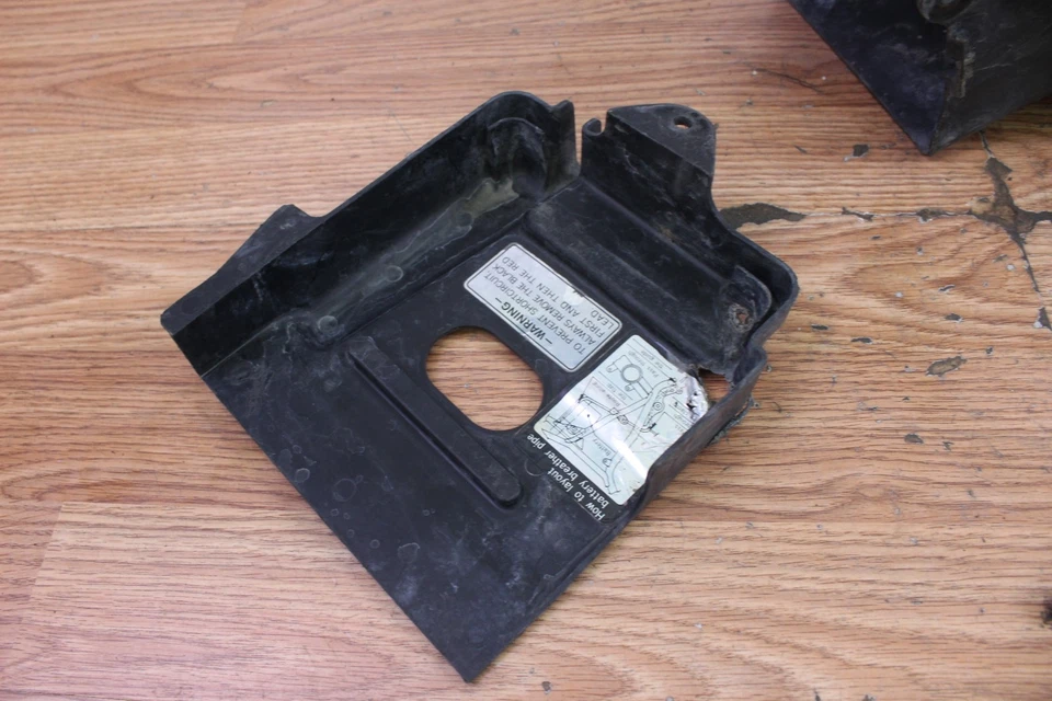 Yamaha BW200 BW 200 ES 1986 caja de aire de rueda grande con cubierta de batería Foto 4 de 4