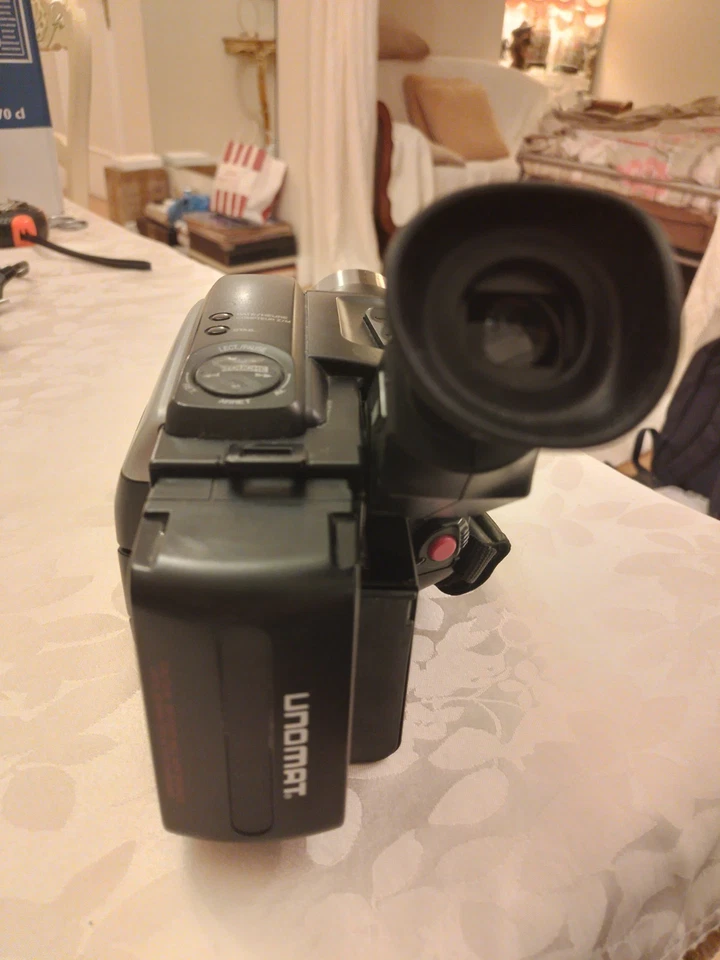 camescope JVC GR-AX650S compact vhs vhsc - Photo 2/4