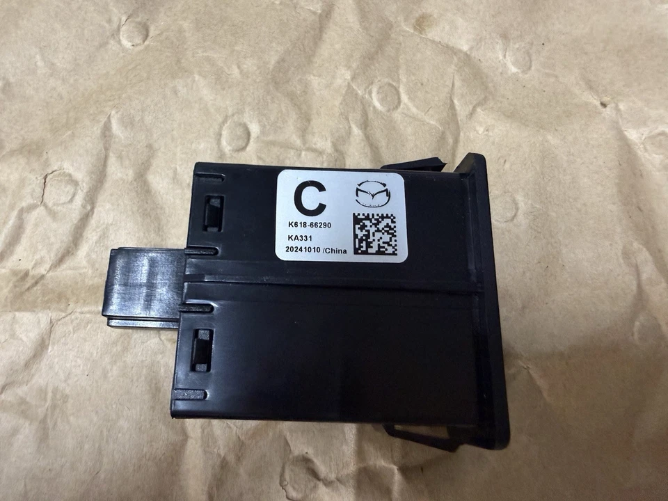 2023 - 2025 MAZDA CX-50 CENTER CONSOLE DUAL USB ADAPTER CHARGING PORT - Image 3 of 3