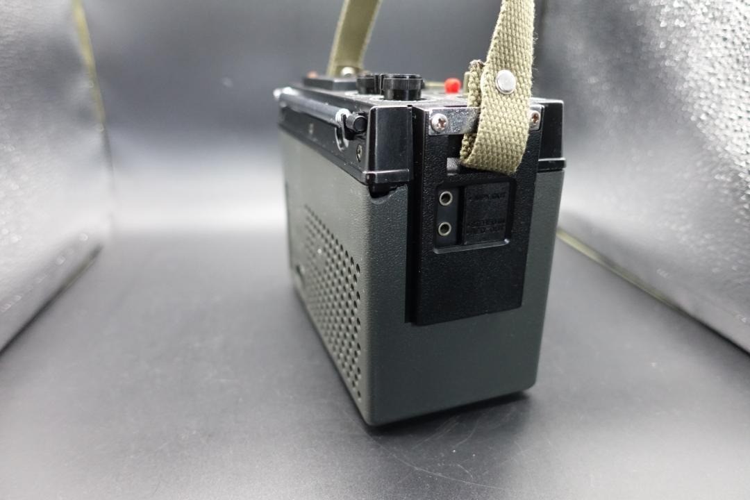 National Panasonic RF‑727 Cougar 5 AM/FM 2‑Band Radio Used
