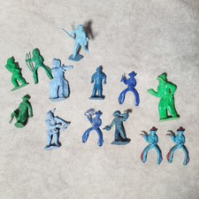 Vintage Marx Plastic Toy Soldiers Cowboys and Indians Western Figures Lot of 13