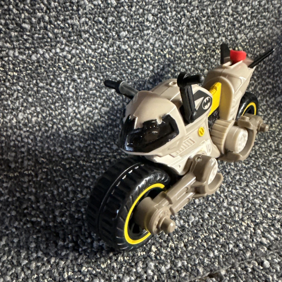 Bicicleta flotante Imaginext DC Super Friends Batman y Batcycle Foto 2 de 4