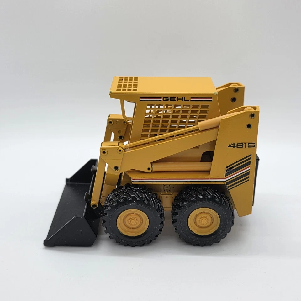 Gehl 4615 Skid-Steer Loader NZG 1:25 Scale Diecast Model - Image 4 of 4