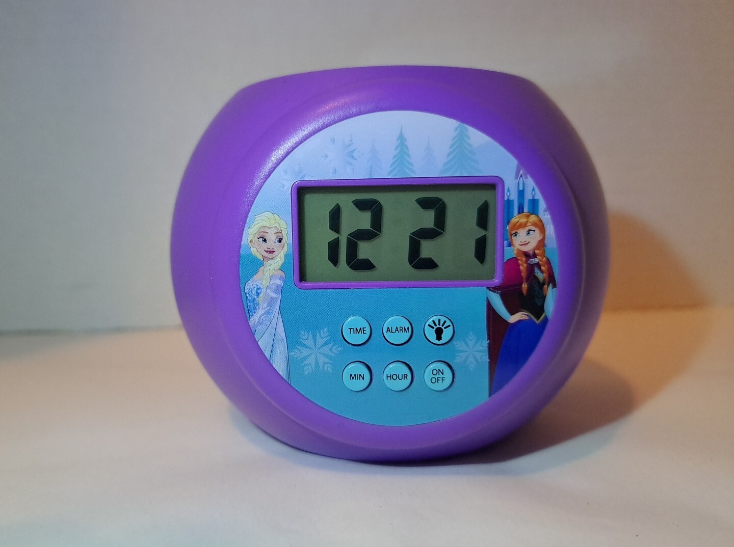 Disney Frozen Digital Alarm Clock with Snowflake Projector Elsa Anna