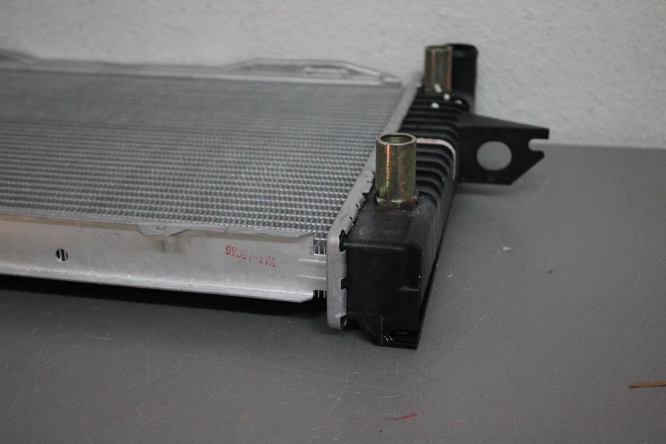 1999 2000 VOLVO S70/V70 FRONT RADIATOR Foto 4 de 4