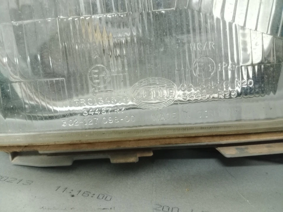 Mercedes 190 W201 Faro Anteriore Destro Hella Regolazione Pneumatica - Immagine 2 di 4