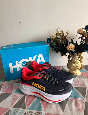 HOKA ONE ONE Bondi 9 Wide Herren Laufschuhe Sneaker schwarz/rot EU 41 1/3