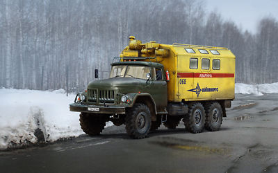 Kit Modèle Réduit ICM 1:35 - ZiL-131 Véhicule D'urgence Soviétique - Maquette à Monter, Neuve