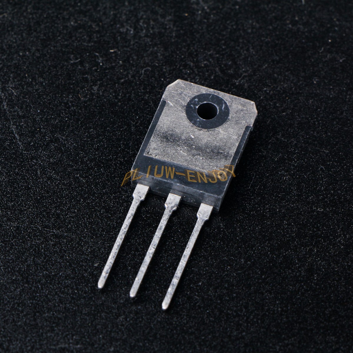 Toshiba GT15Q102 - Semiconduttore IGBT Originale Tirato (Usato Ma Funzionante)