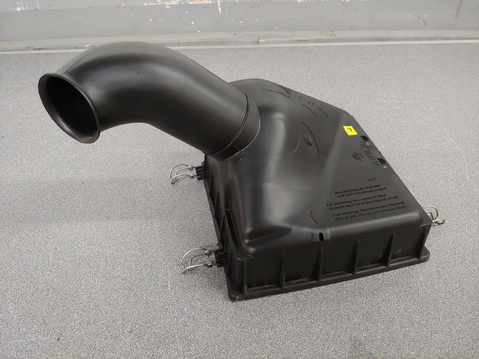 LIMPIO USADO ORIGINAL PORSCHE 924 FILTRO DE AIRE TAPA CON SNORKEL 477129611 NLA 7 Foto 3 de 4