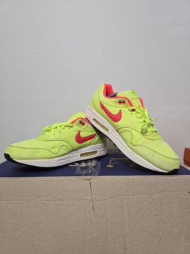Nike Air Max One Sneaker mens size 11 Volt Shoe 2013 Running Sneaker Gym Shoe
