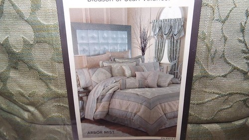 2 Croscill Pole Top Drapery Panels 82" x 84" Celedon Green ARBOR MIST Damask NOS - Picture 4 of 10