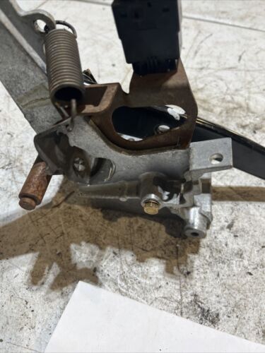 96-99 BMW E36 3 SERIES AUTOMATIC BRAKE PEDAL 1161962 OEM - Picture 4 of 8