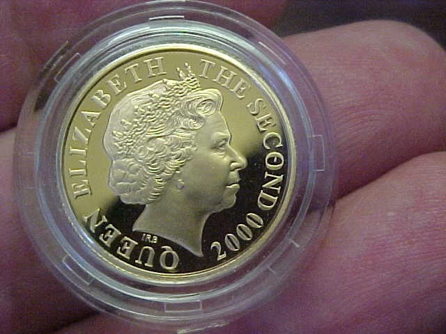 RARE 2000 BALLIWICK OF JERSEY GOLD PROOF SOVEREIGN GREAT BRITAIN MINTAGE 2000 PC - Image 4 of 4