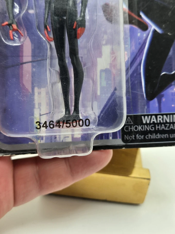 Marvel Spider-Man Into The Spider-Verse Miles Morales número limitado 3464/5000 Foto 2 de 3