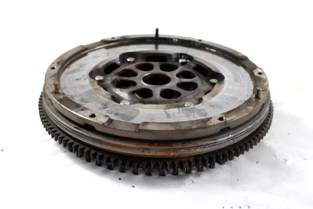 C2S48939 Flywheel With Gear JAGUAR X-Type Rhd 2.0 D 96KW 5M 4P (2003) Ric - Image 2 of 2