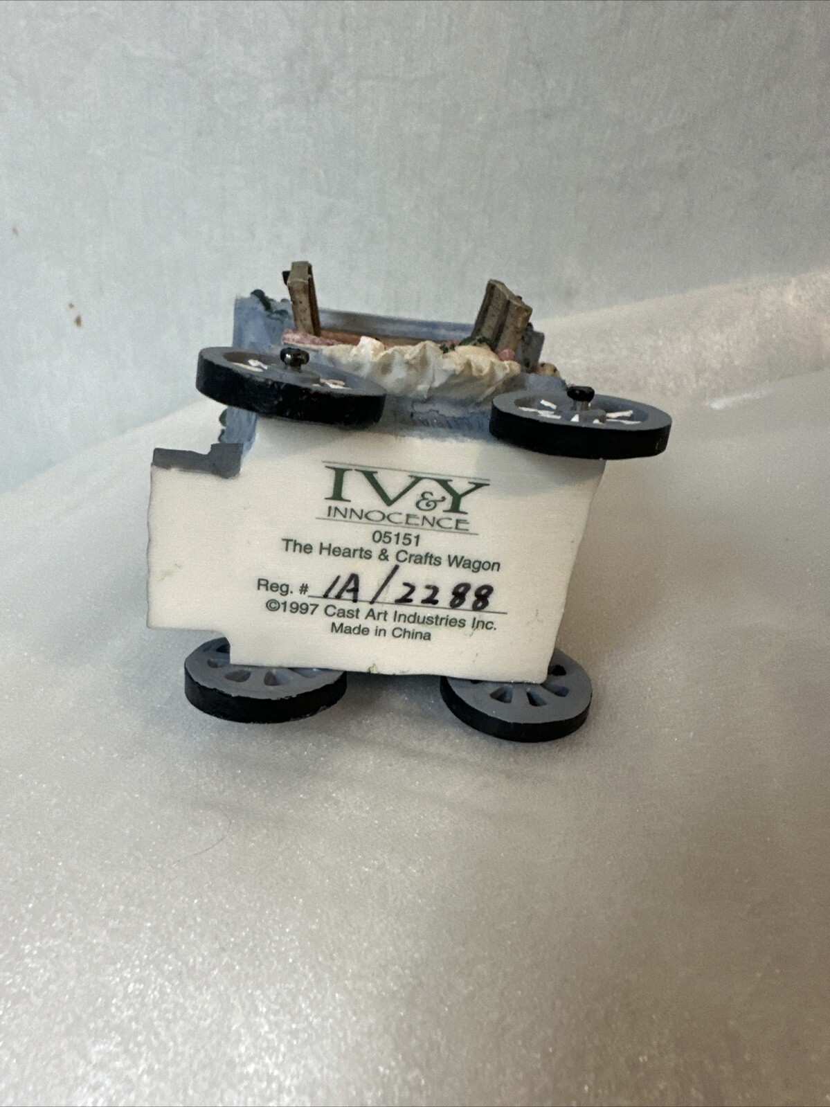 Ivy & Innocence The Hearts & Crafts Wagon Handmade Quilts 1997 #05151