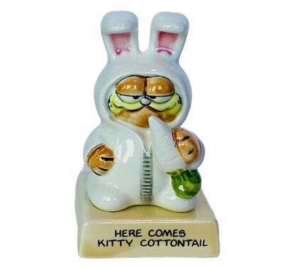 Garfield figurine vtg Here comes Kitty Cottontail Easter bunny rabbit enesco '82
