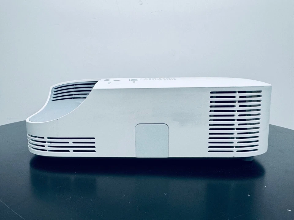 Casio HDMI Projector XJ-V1 - 2700 Lumens - FHD VGA/HDMI - Up to 20000 Lamp Hours - Image 4 of 4